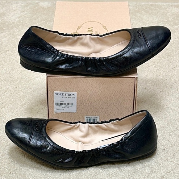 Prada black flats - Picture 1 of 6